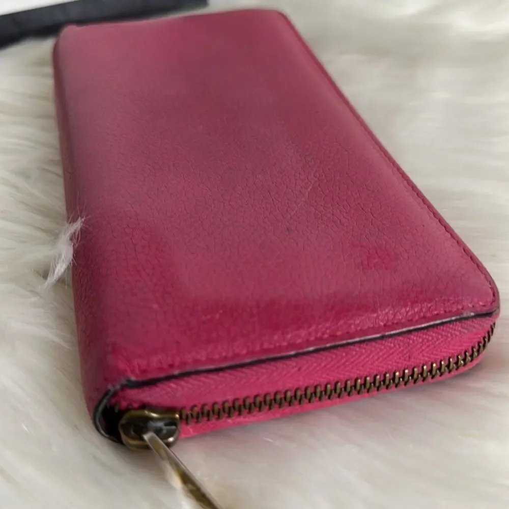 💯Authentic Gucci Zipped Around Long Wallet🍀